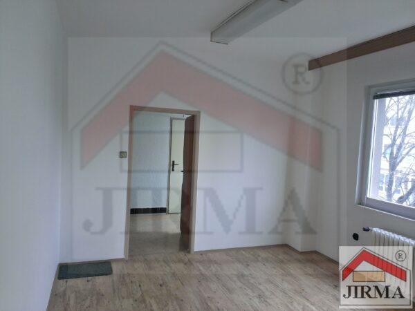 Kolín 4, čp. 608, kancelář č. 27a, foto 2