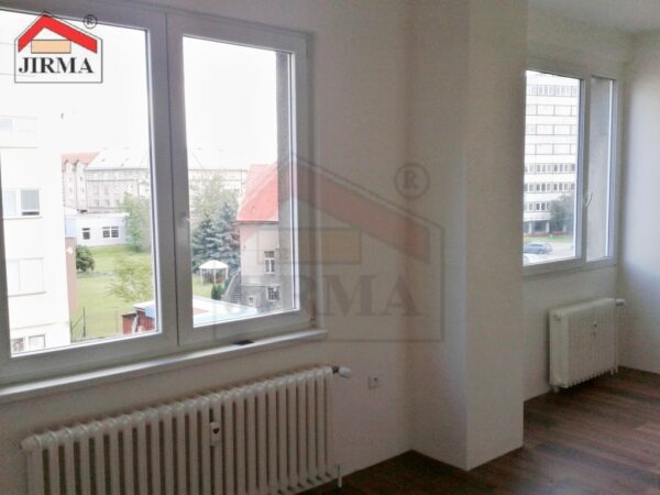Kolín 4, čp. 608, byt č. 7, pokoj foto 2